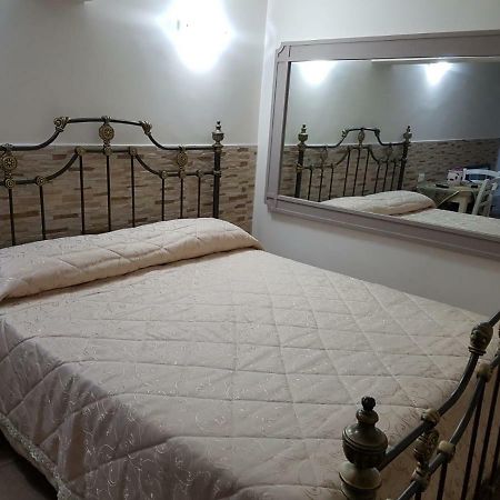 Stazione Marinuzzi Villa Palermo Buitenkant foto