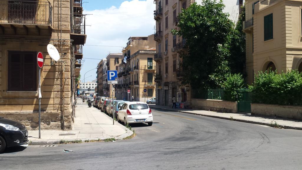 Stazione Marinuzzi Villa Palermo Buitenkant foto