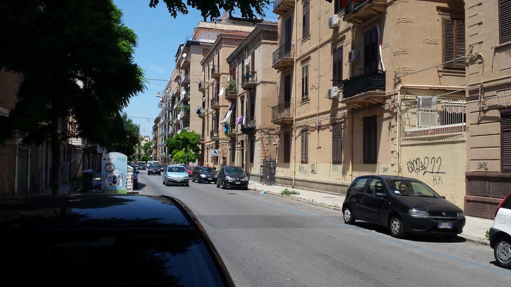 Stazione Marinuzzi Villa Palermo Buitenkant foto