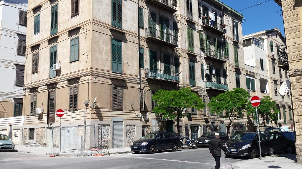 Stazione Marinuzzi Villa Palermo Buitenkant foto