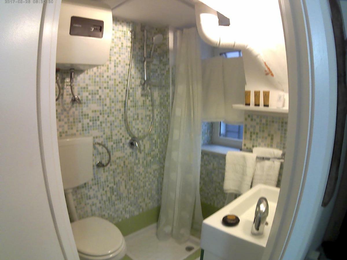 Stazione Marinuzzi Villa Palermo Buitenkant foto