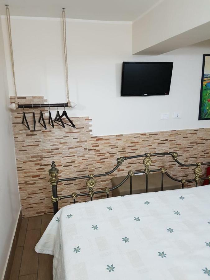 Stazione Marinuzzi Villa Palermo Buitenkant foto