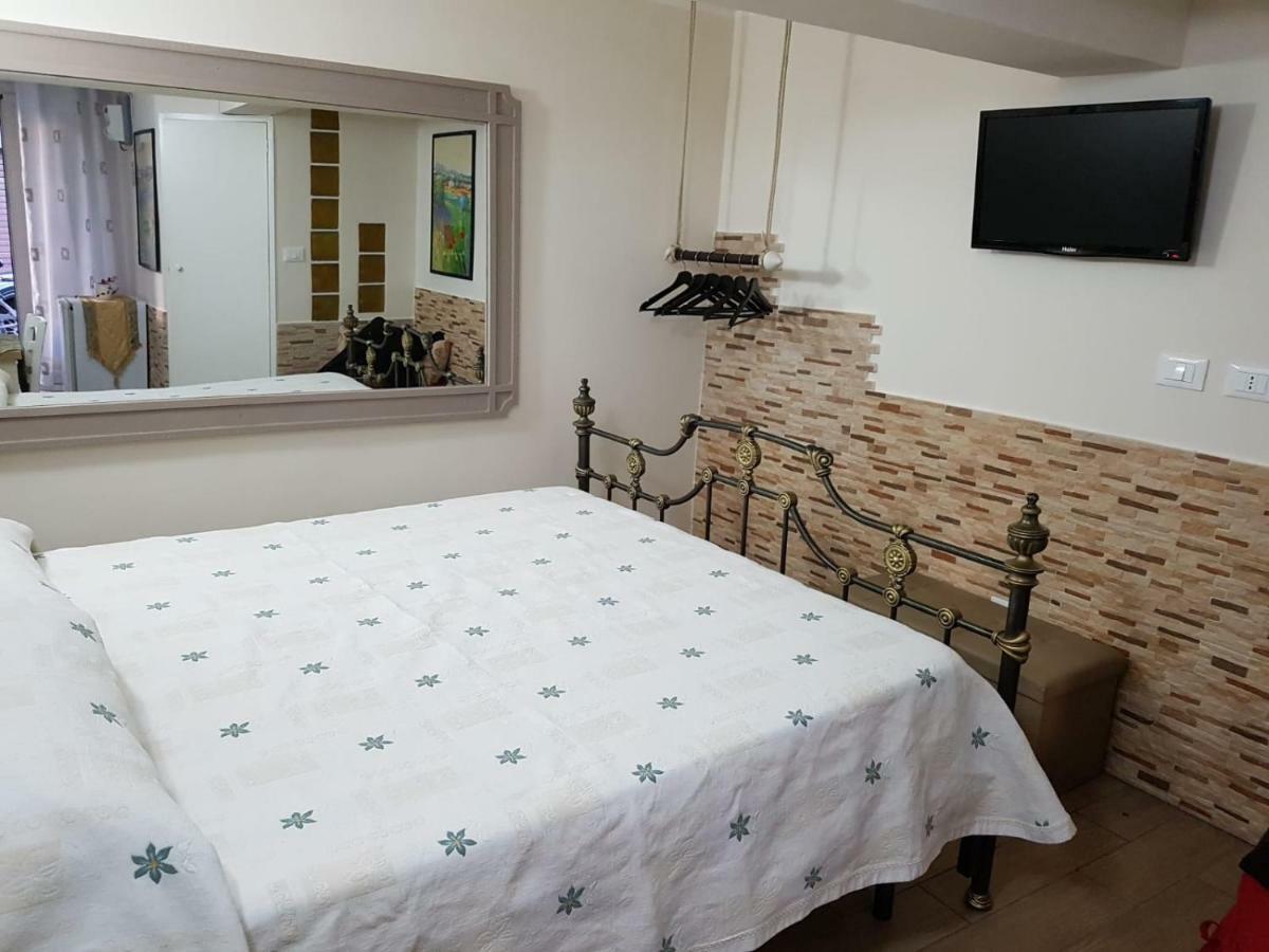 Stazione Marinuzzi Villa Palermo Buitenkant foto